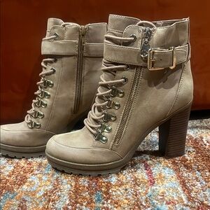 Stylish Women's Tan Lace-Up Boots